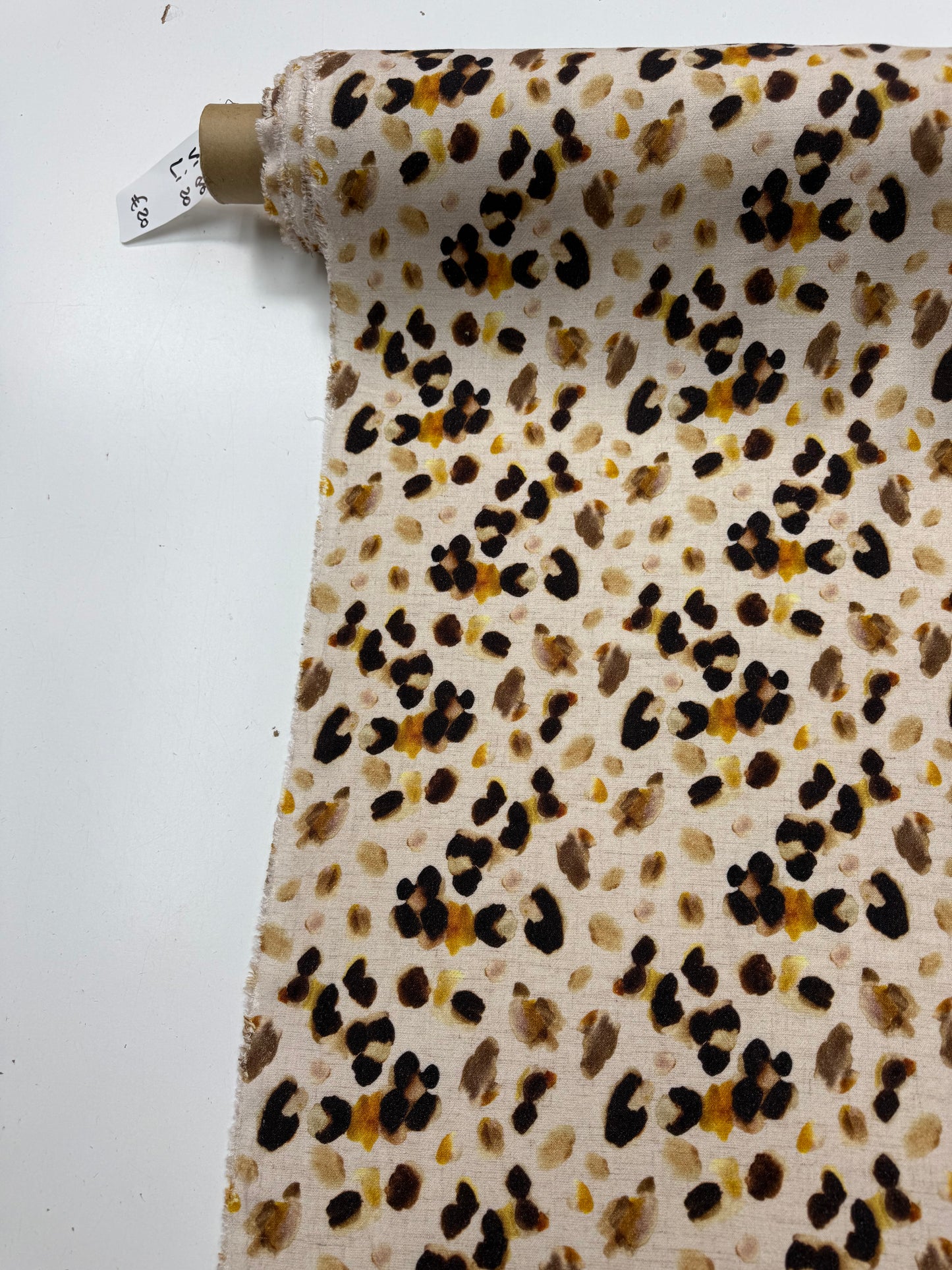 Viscose linnen blend met animal print