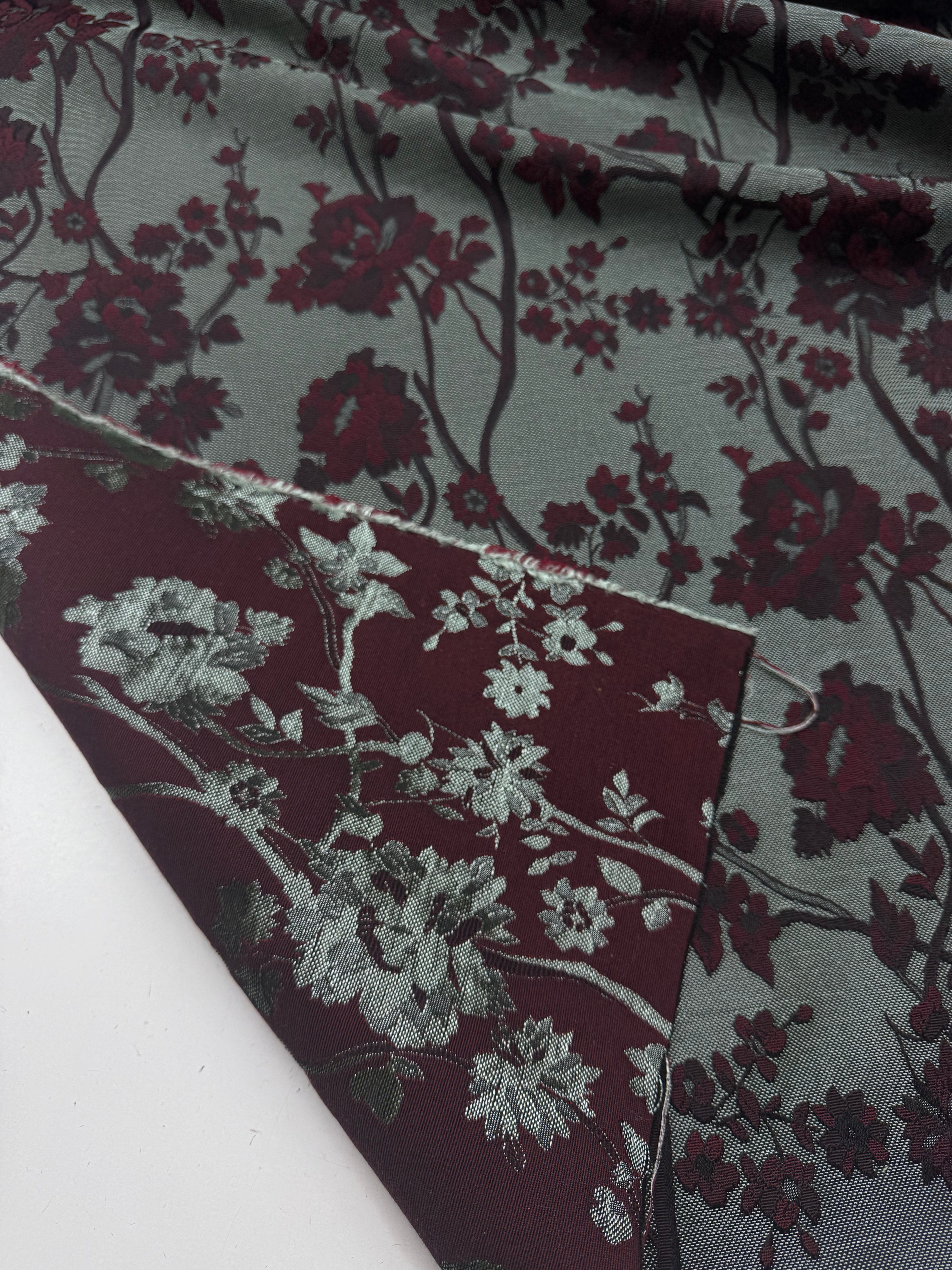 Jacquard floral burgundy silver