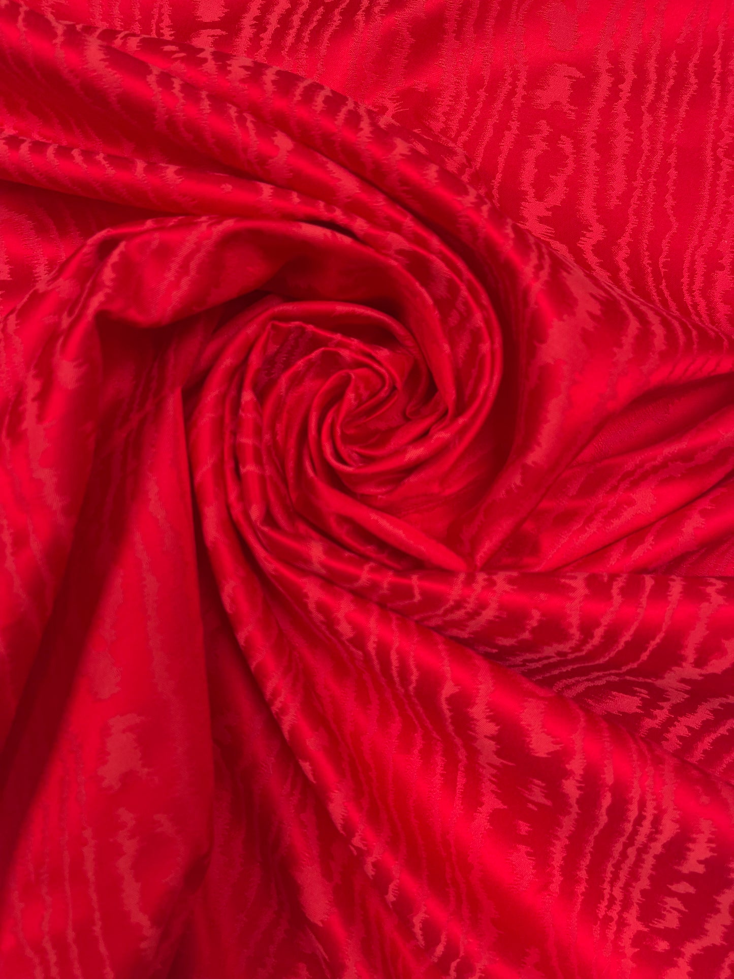 Jacquard Moiré red