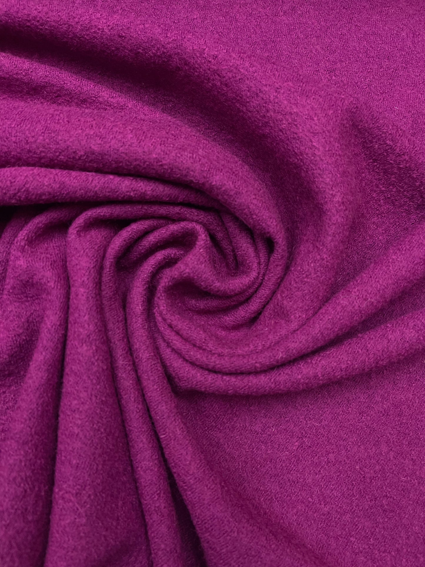 Boiled wool / viscose cerise