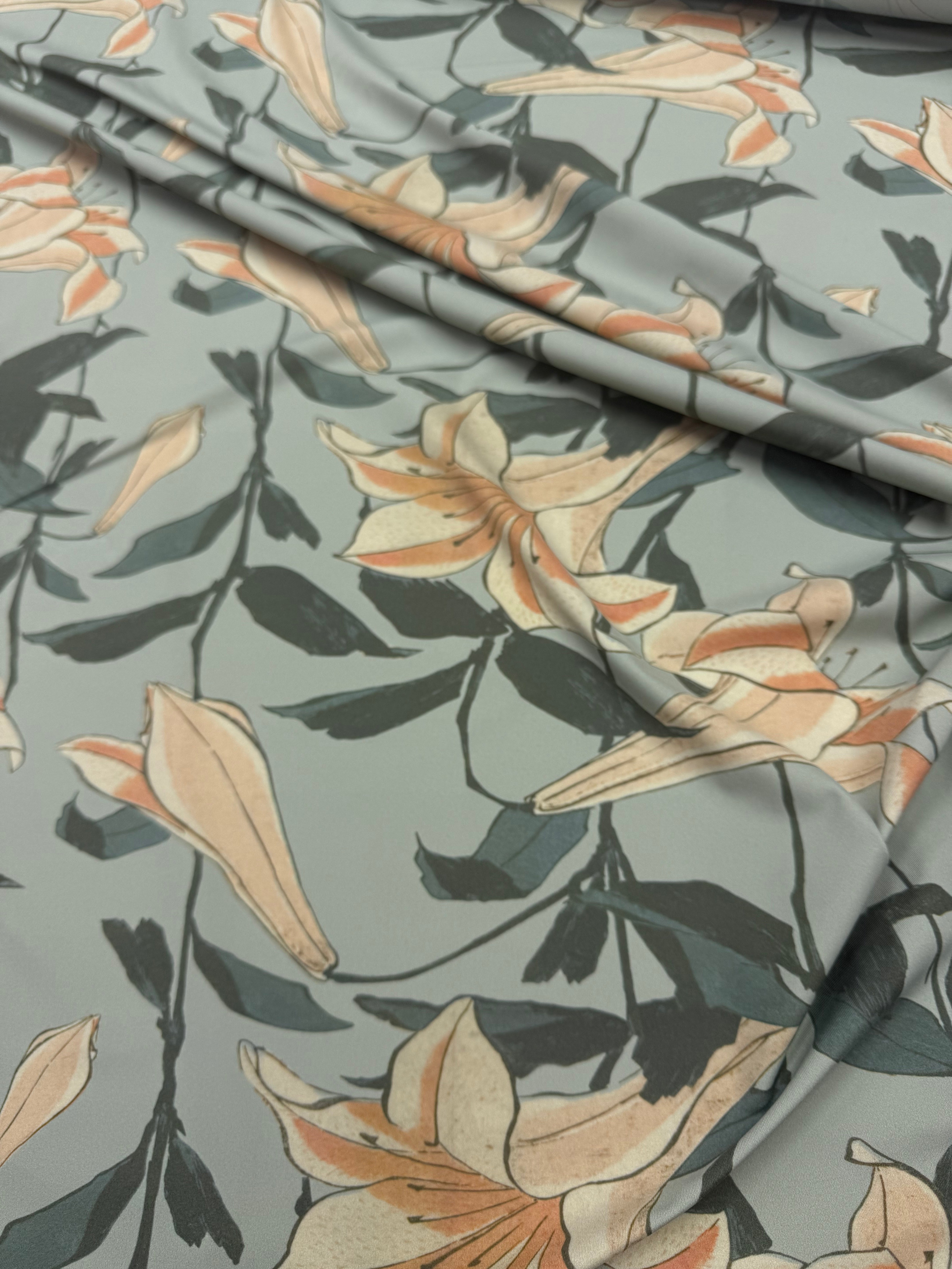 Exclusive design travel Italy pastel flowers