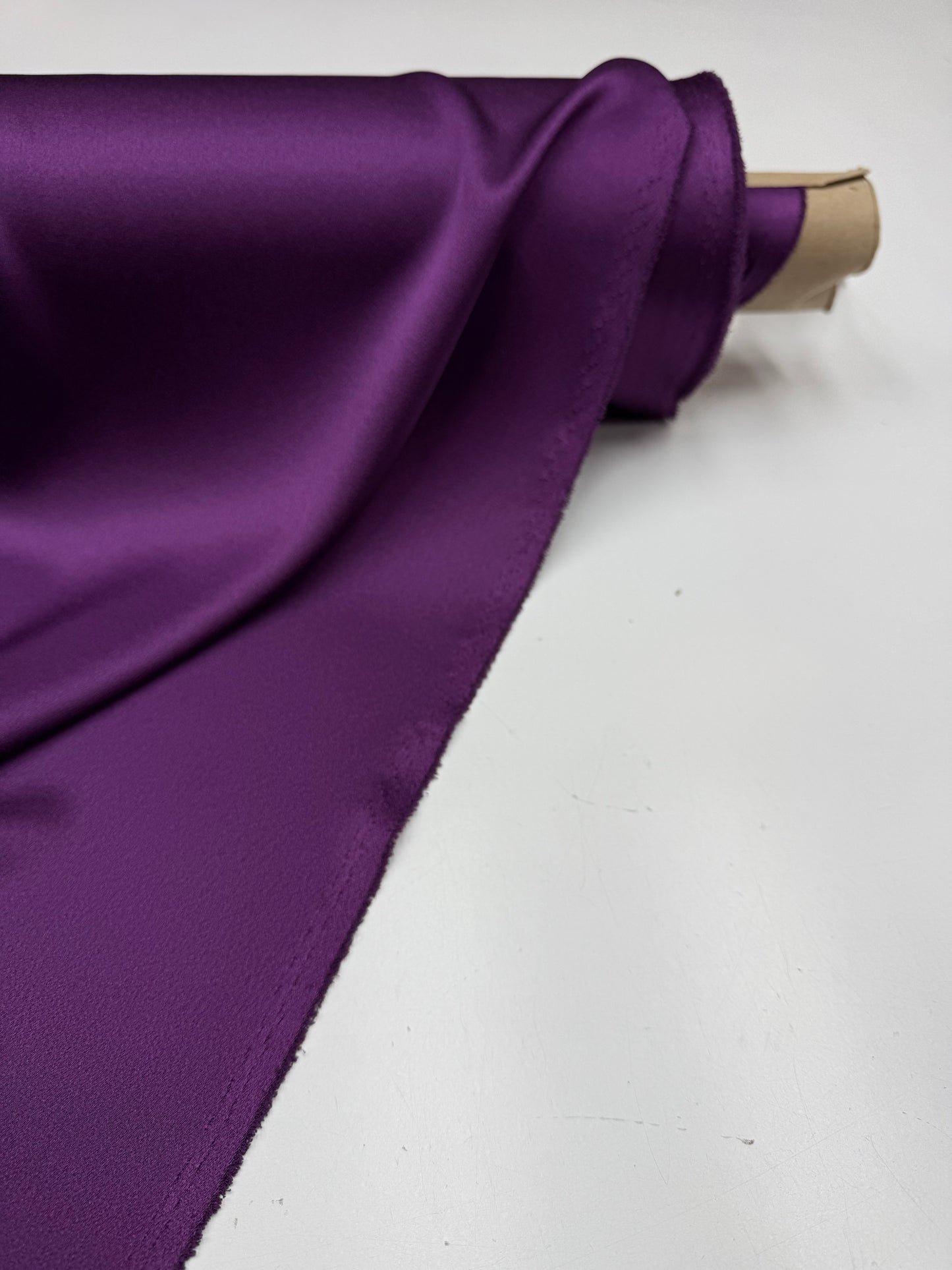 Crepe satin Cady violet purple
