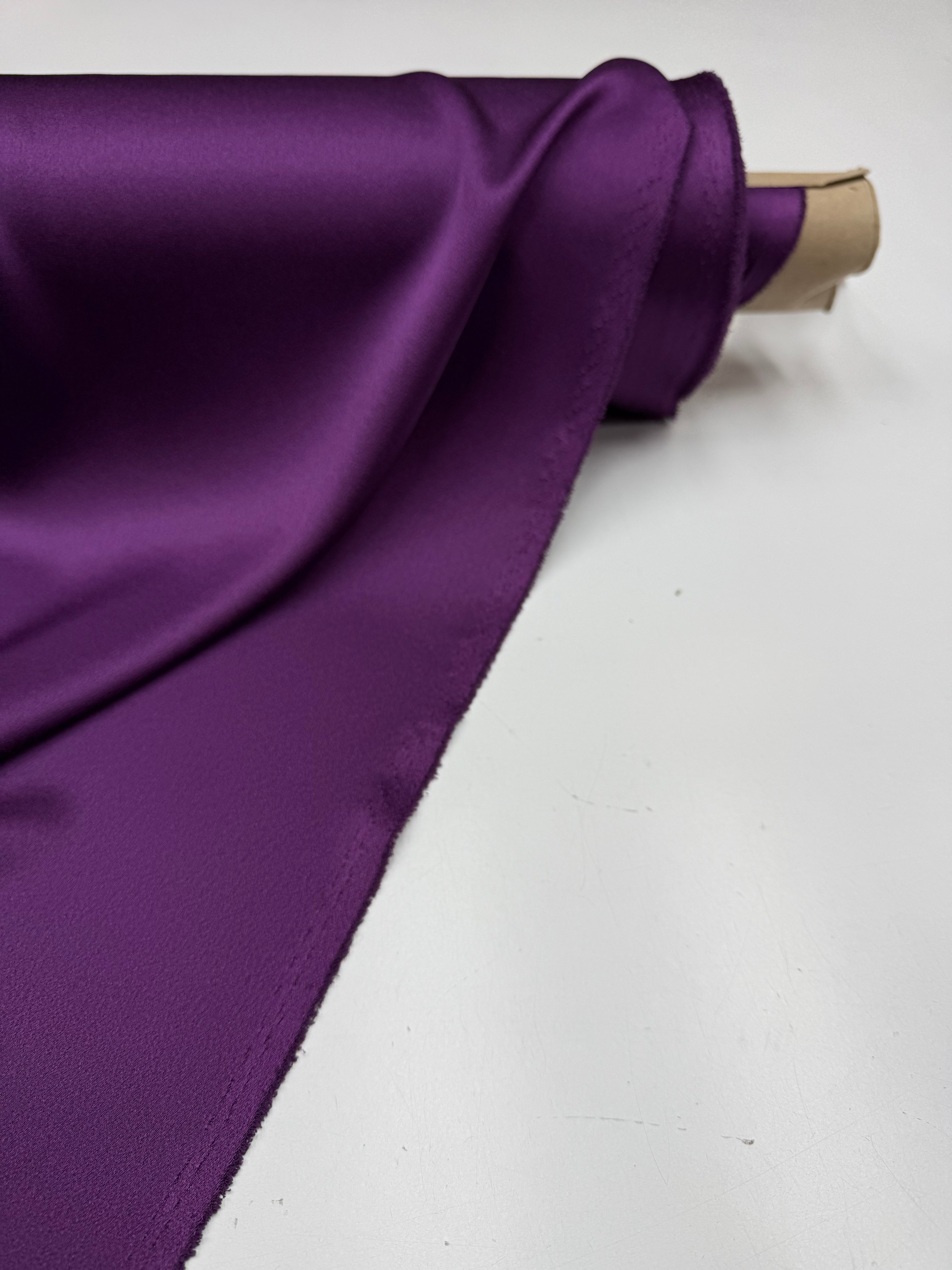 Crepe satijn Cady violet paars