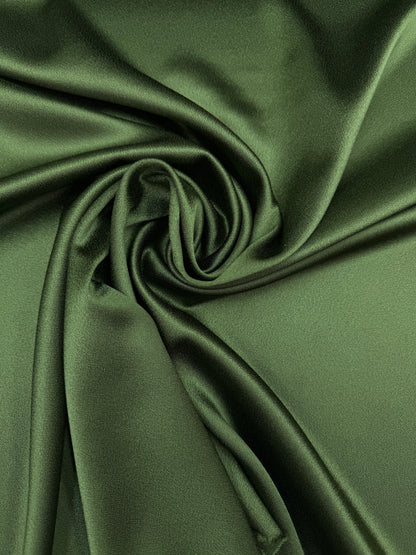 Crepe satijn Cady olijf groen
