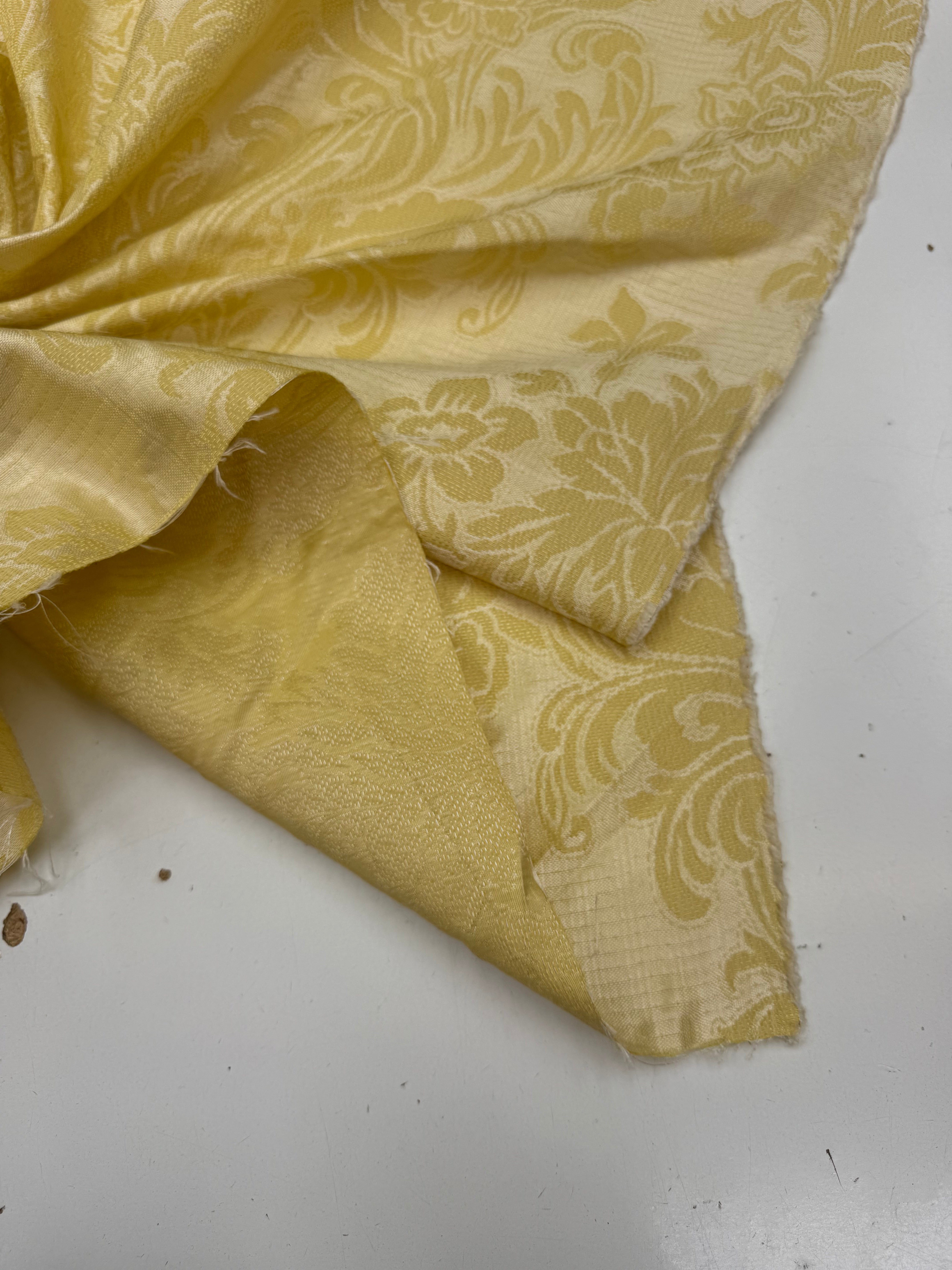 Jacquard zijden classic boter geel ecru