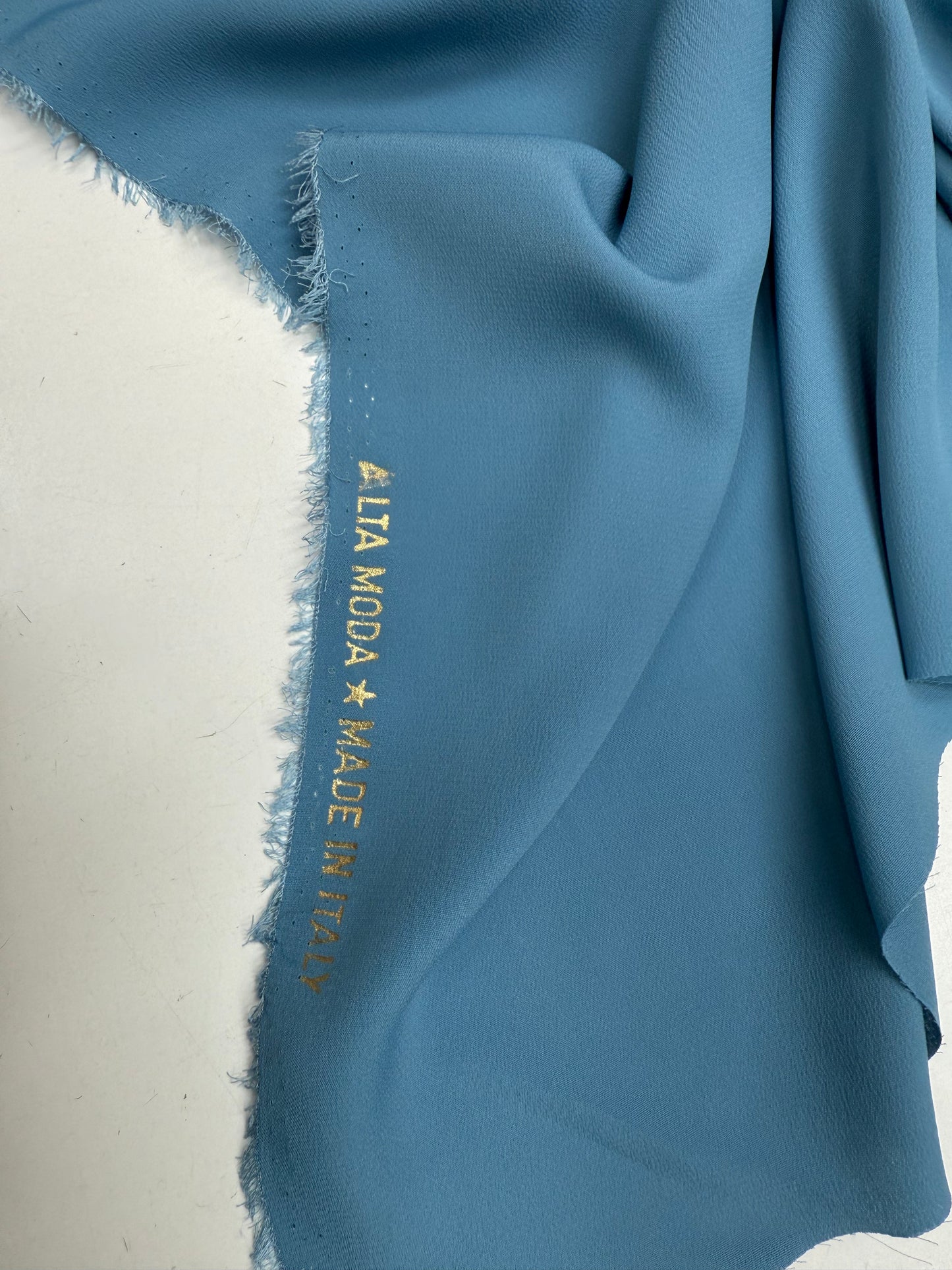 Crepe accetaat zijden midden blauw