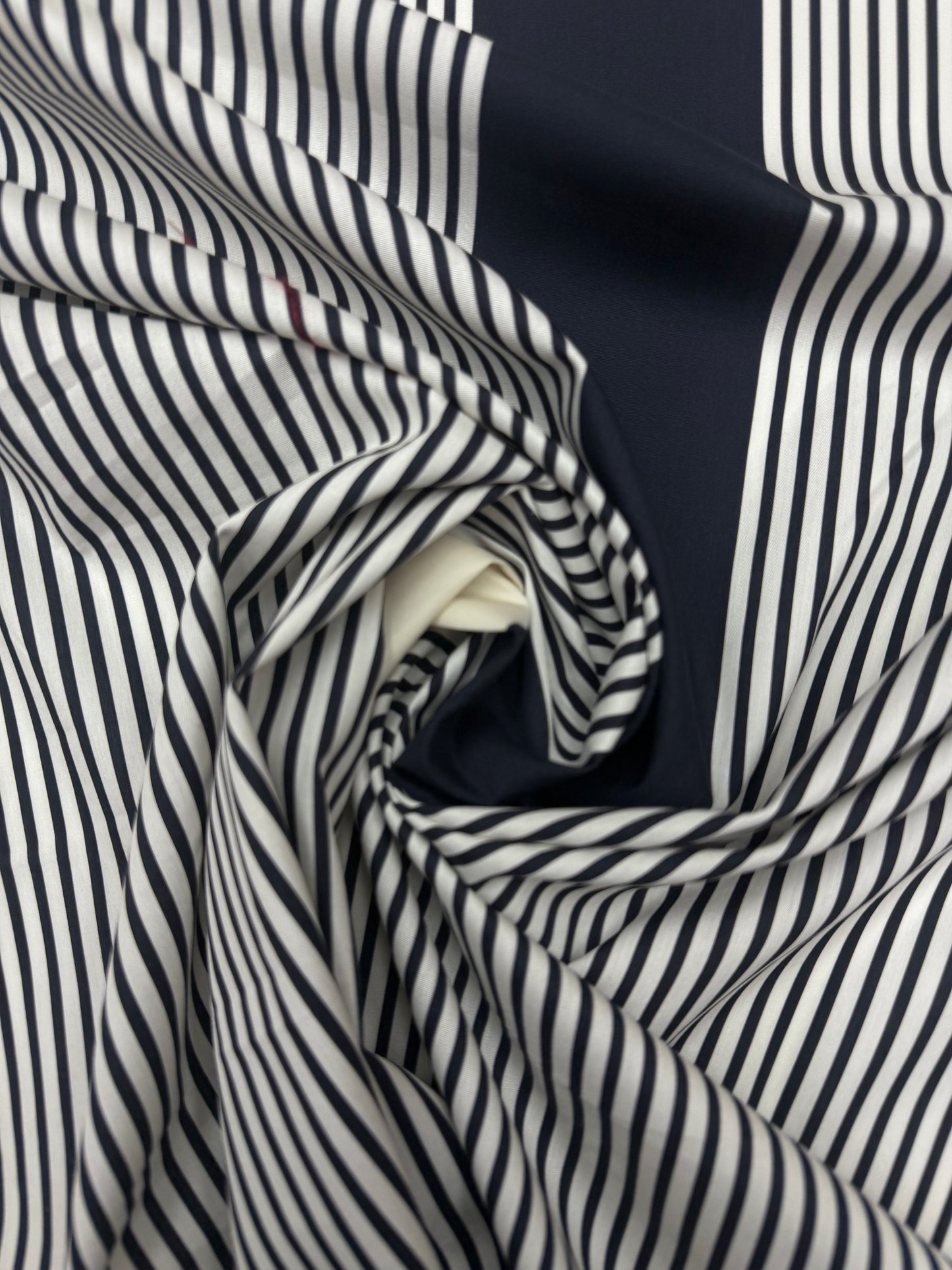 Cotton striped navy ecru brede en smalle streep