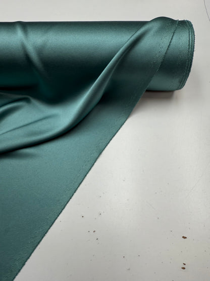 Crepe satijn Cady sage groen