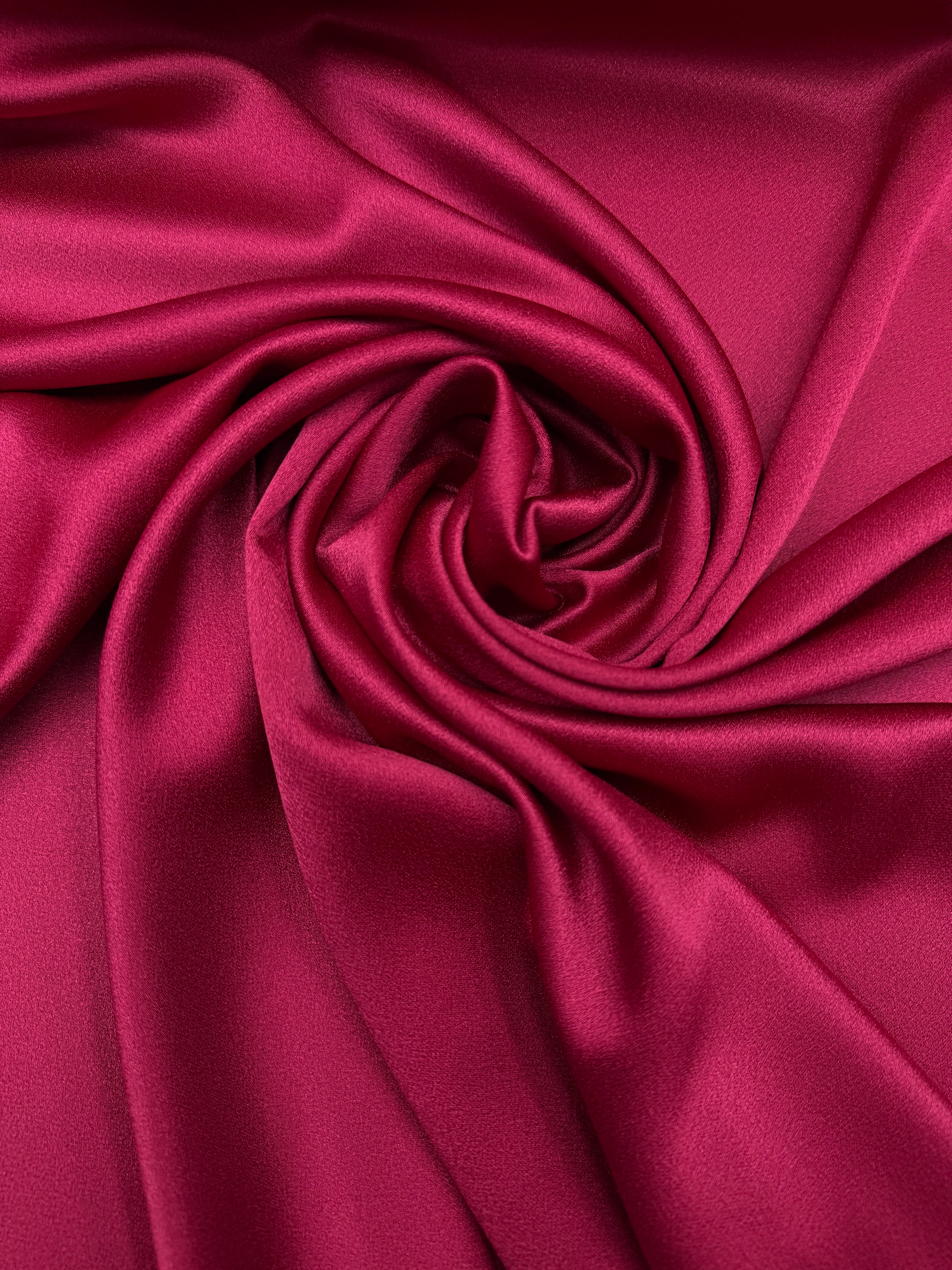 Crepe satijn Cady cerise rood.