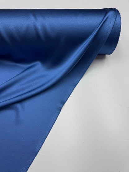 Crepe satijn Cady blauw