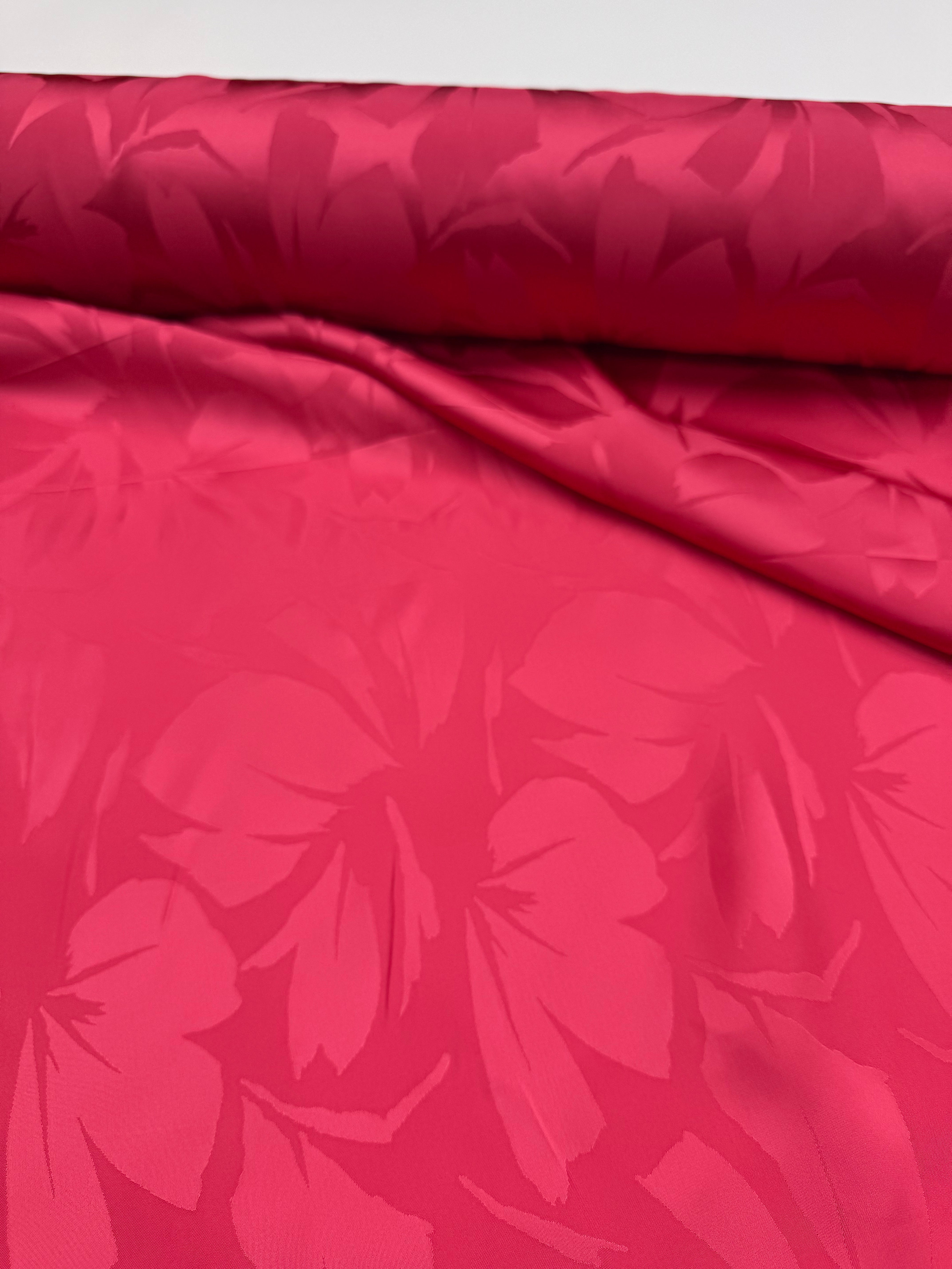 Satijn binding viscose jacquard floral rood