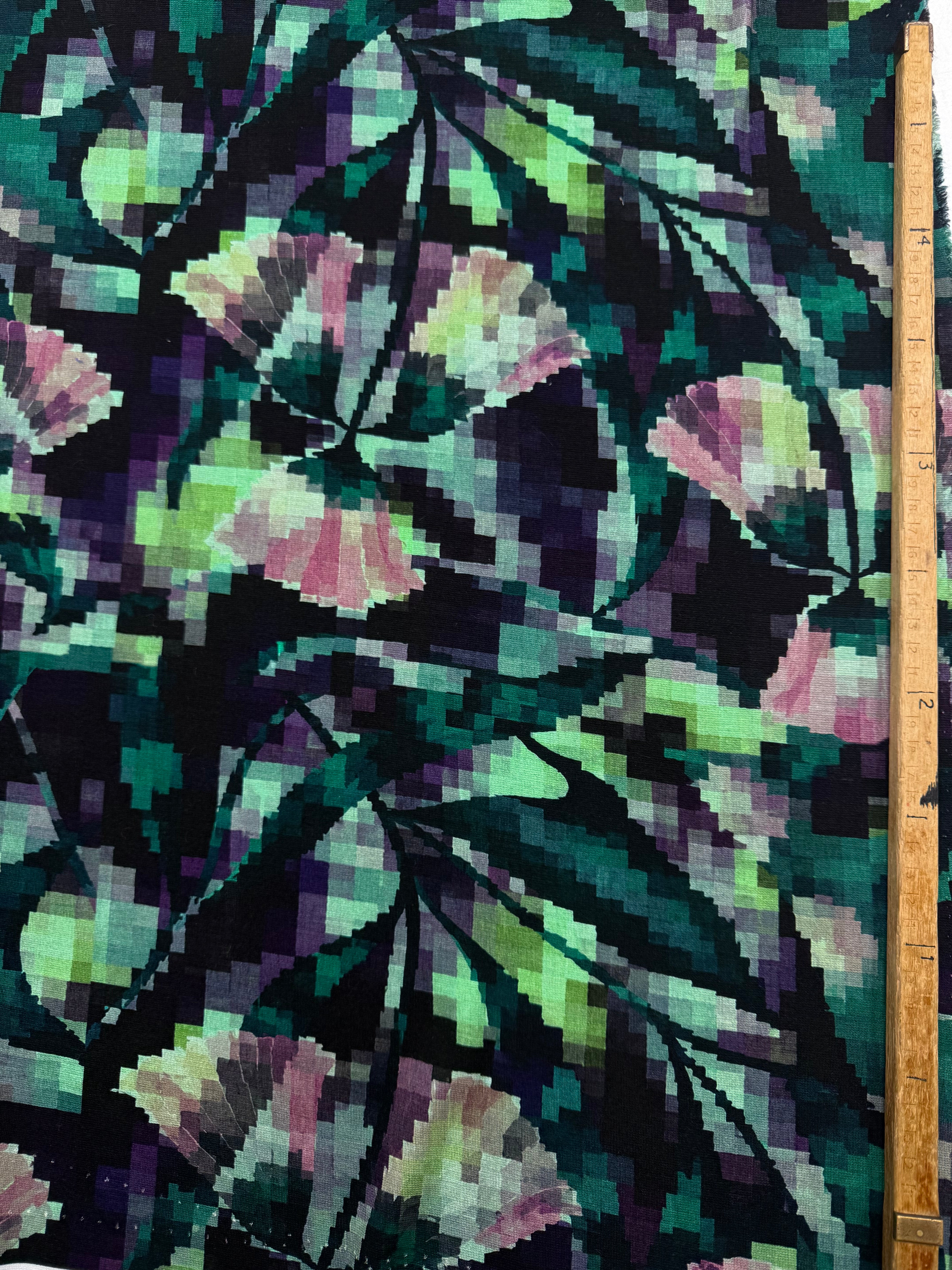 Exclusief dessin punta groen paars pixel flowers