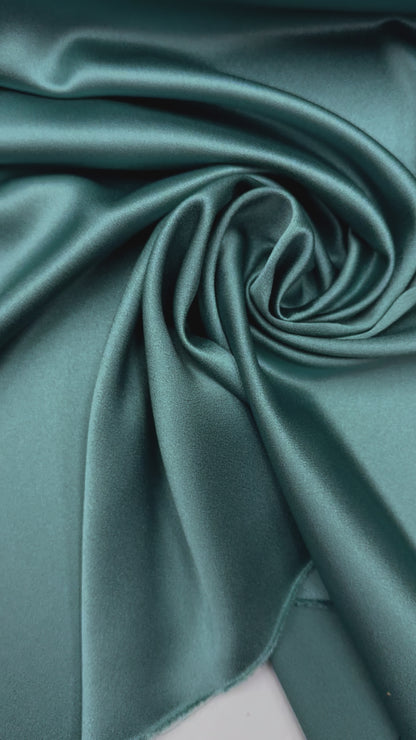 Crepe satijn Cady sage groen