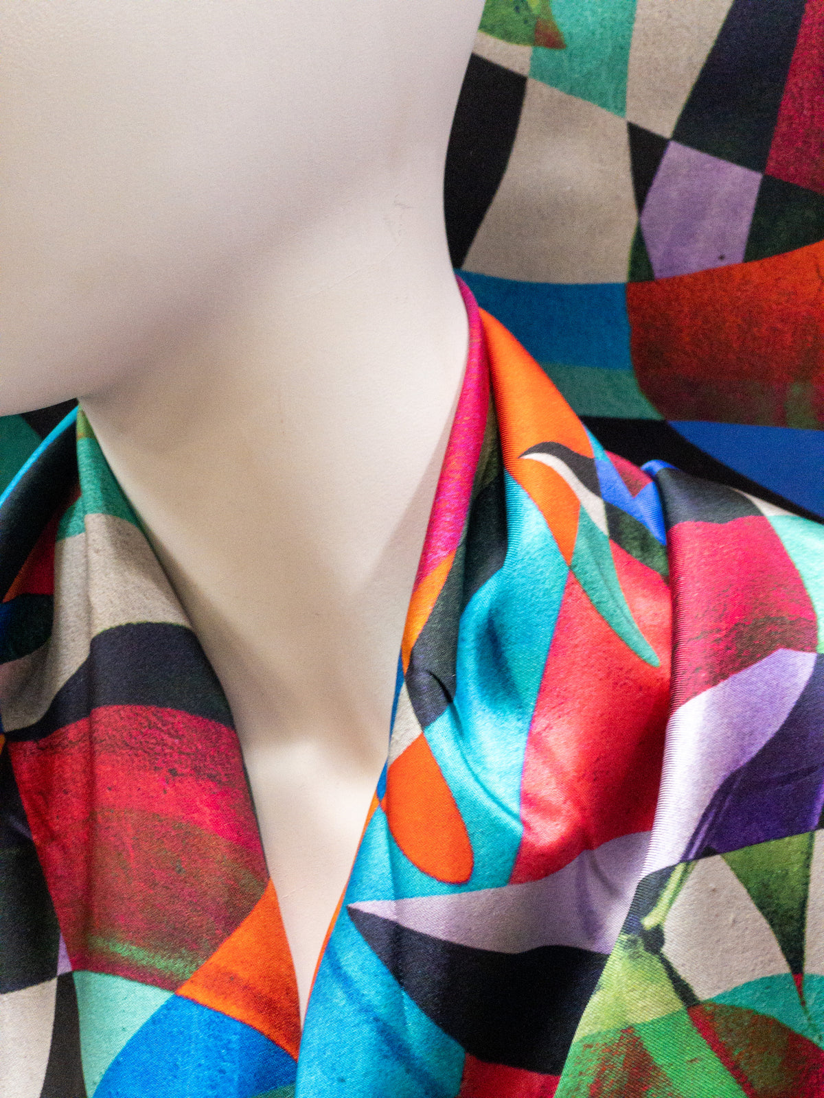 Zijden twill met digitale print urban jungle